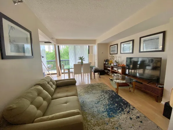 7401 Westlake Ter APT 407, Bethesda, MD 20817