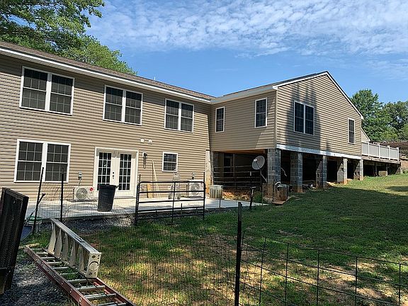 4th image of 22225 Curtis Mill Ln