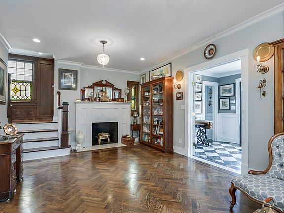 5th image of 10 Summit Ave