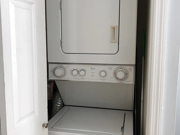 466 Monmouth St #2R — Photo 13