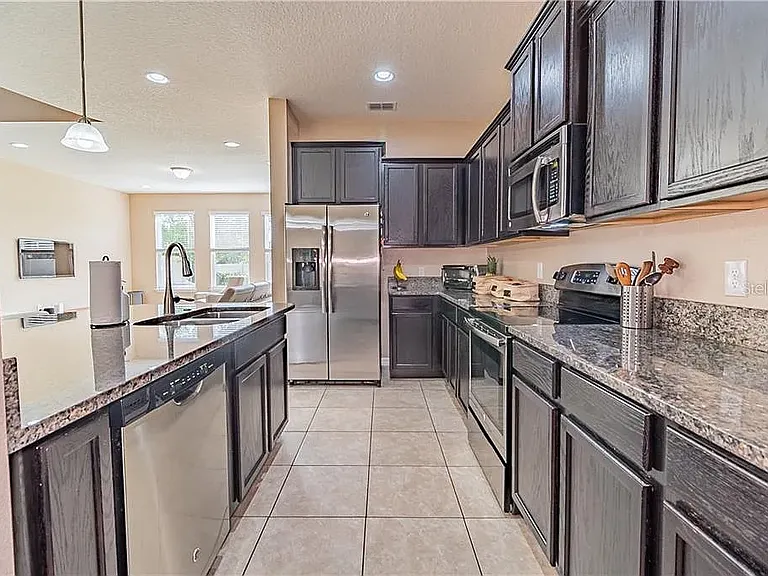 1624 Mohegan Blvd — Photo 1