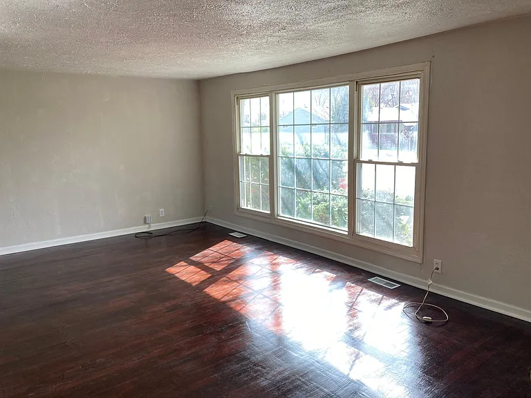 3510 N Reserve St — Photo 12