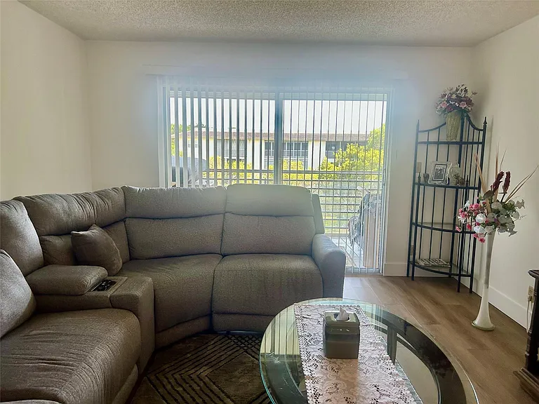 3405 Bimini Ln #D4 — Photo 31