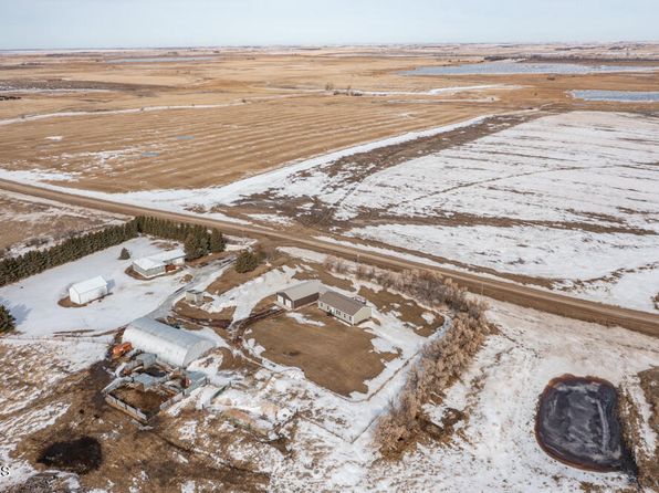 2042 7th St NW, Turtle Lake, ND 58575