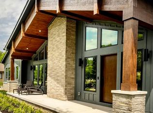 2814 Exmoor Rd, Columbus, OH 43221