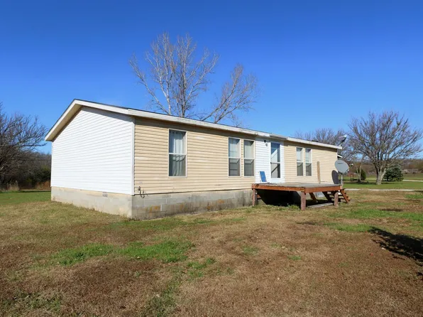 1921 W 125th St, Carbondale, KS 66414