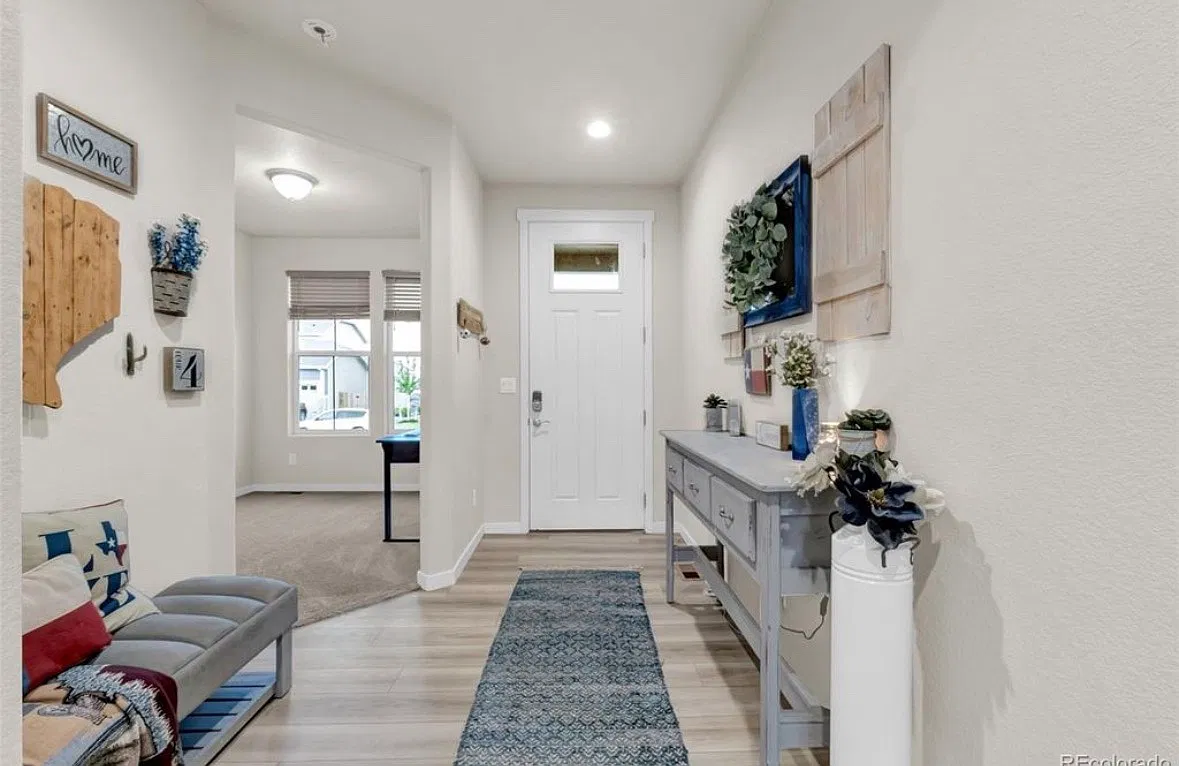 4 bed, 3670 sqft, $3,200 — Photo 3
