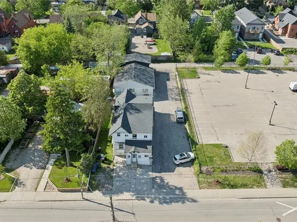 202 Breithaupt St, Kitchener, ON N2H 5H4