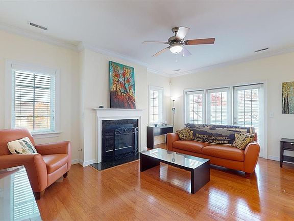 4th image of 751 Windberry Ct #20