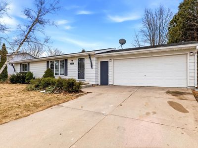 1221 Summit STREET, Manitowoc, WI, 54220