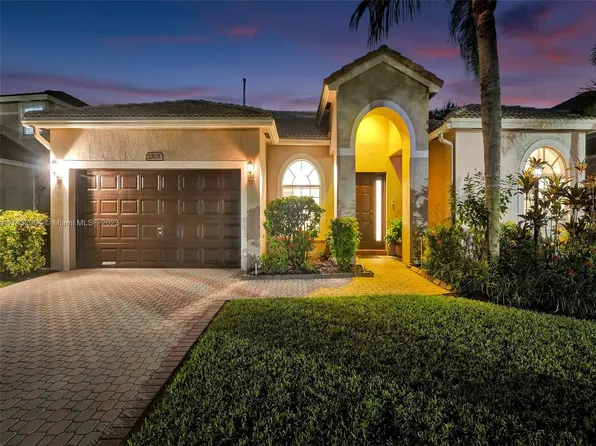 13135 NW 13th St, Pembroke Pines, FL 33028