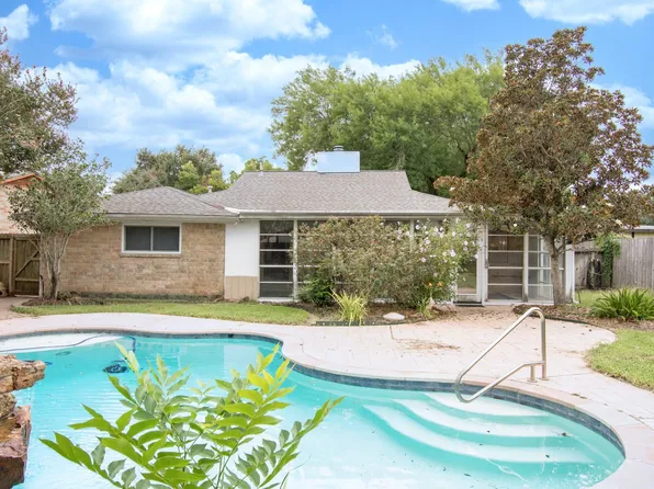 2507 Sage Brush Ln, Sugar Land, TX 77479