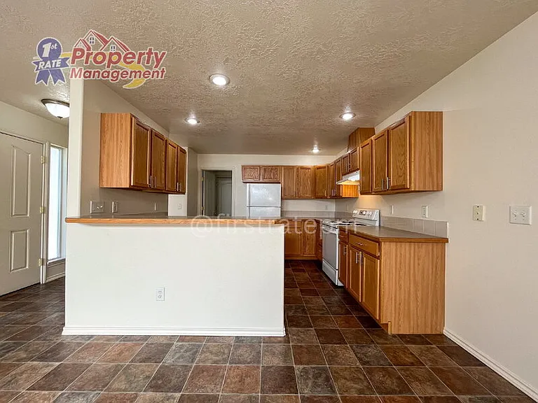 2122 S Dorothy Ave — Photo 5