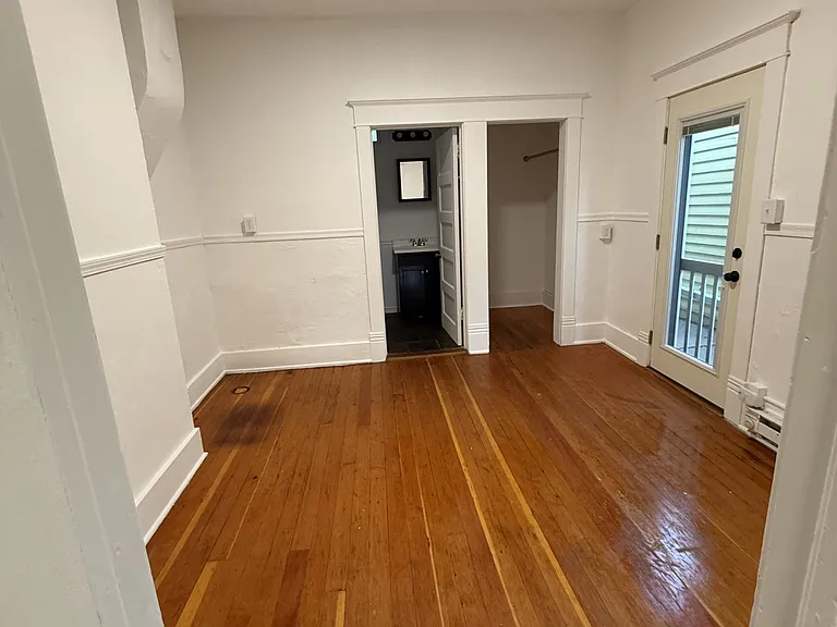 308 E Callender St — Photo 7