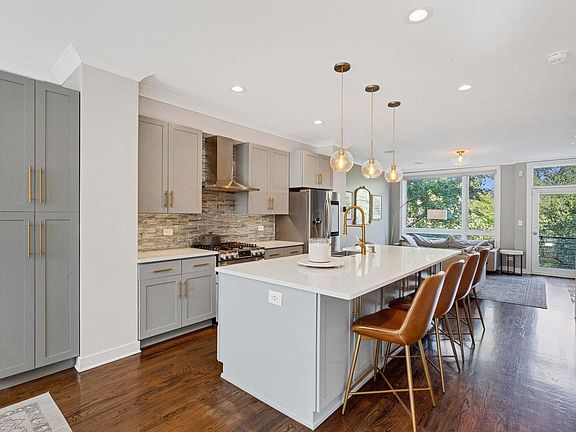 3rd image of 2840 N Riverwalk Dr