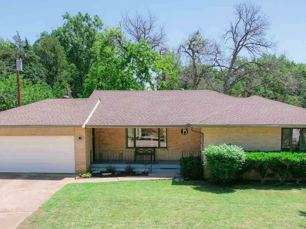 93 Elmwood Ave, Ponca City, OK 74601
