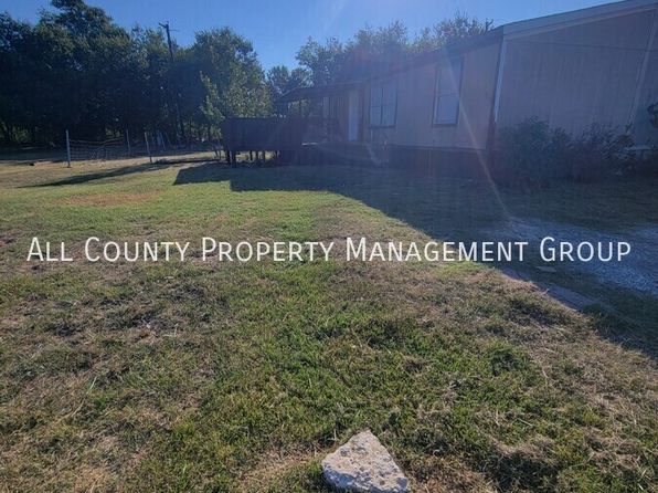 425 Country Living Dr