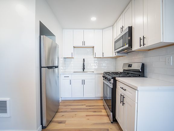 3rd image of 3816 Boundary St