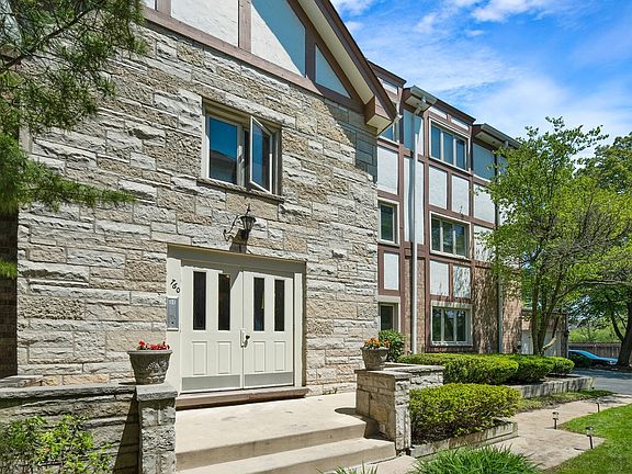 3rd image of 760 Ballantrae Dr #2A