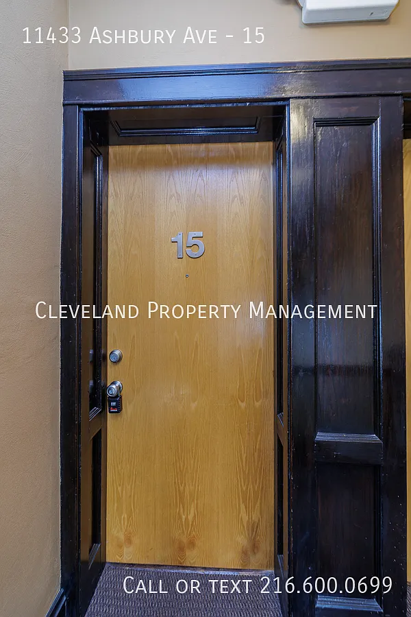 Updated 2 Bedroom Unit — Photo 4