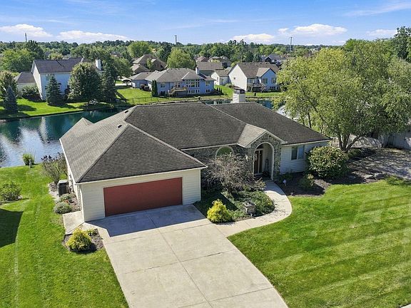 3rd image of 910 Calverton Ct
