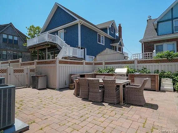 3 Pennsylvania Ct — Photo 40