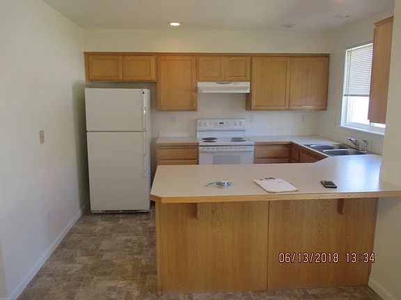 4th image of 3016 W Madison Ave #913