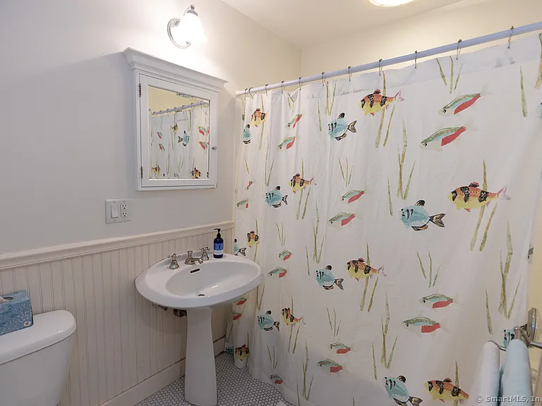 17 Agawam Ave — Photo 28