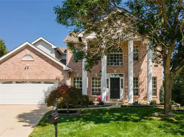 1208 Arbor Trails Ct, Ballwin, MO 63021