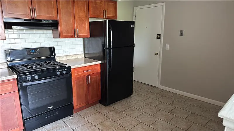 2 bed, 714 sqft, $1,650 — Photo 3