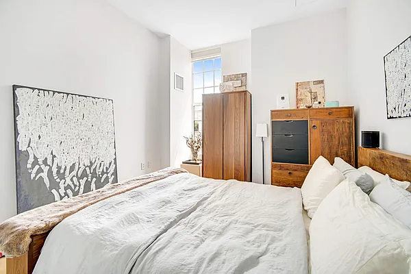 Sold by Compass | media 19