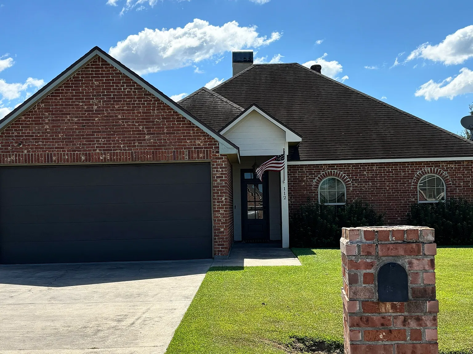 3 bed, 1272 sqft, $1,800 — Photo 1