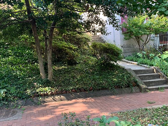 3rd image of 2528 I St NW