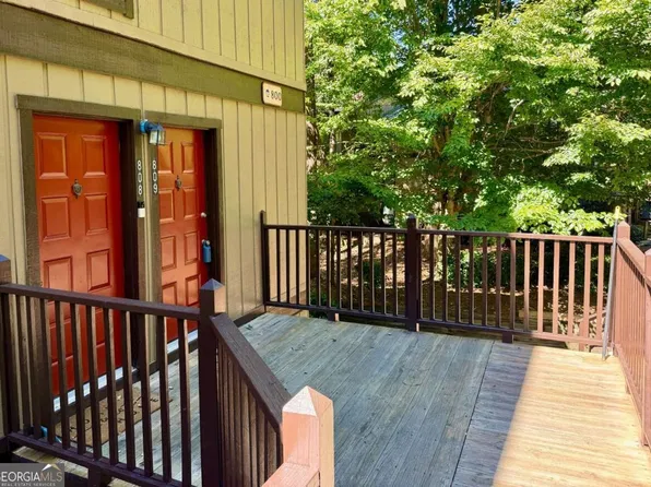 809 River Run Dr, Sandy Springs, GA 30350