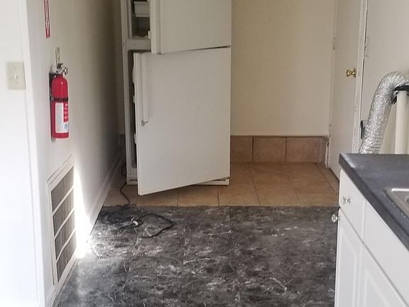 4th image of 1450 S Biltmore Ave #B
