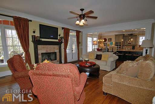 5th image of 204 Newport Dr