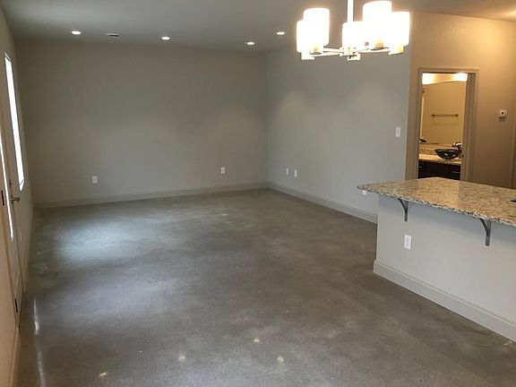5th image of 216 Glass Ln