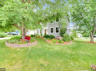 688 Summer Ln, Eagan, MN 55123
