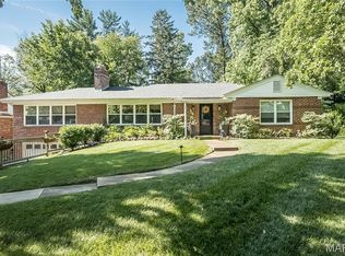 8724 W Kingsbury Ave, Saint Louis, MO 63124