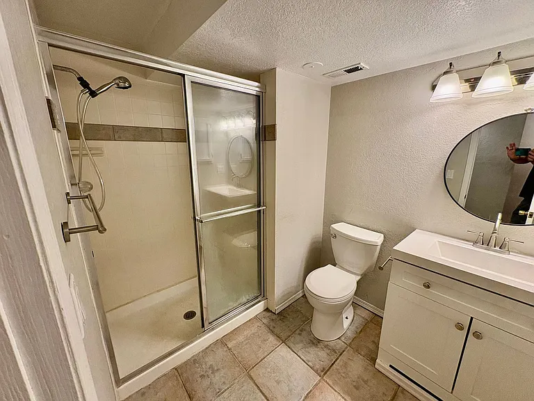 2569 E Nichols Cir — Photo 20