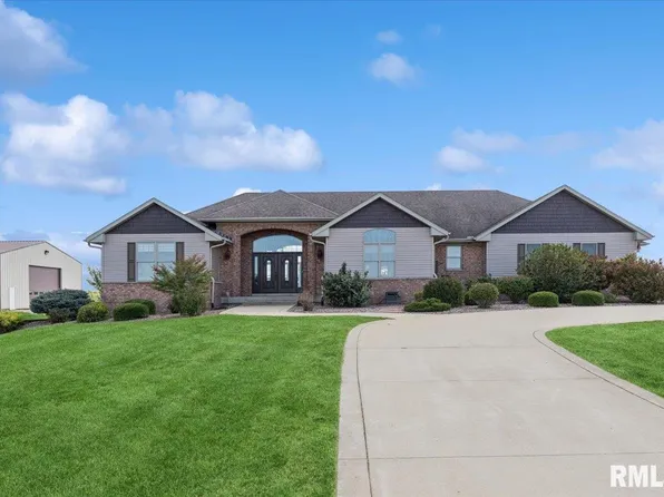 2323 270th St, Grand Mound, IA 52751