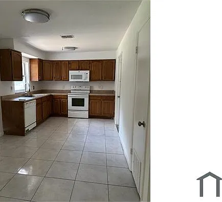 2601 S Marshall Ave — Photo 8