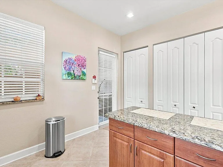 701 SW 147th Ave — Photo 10