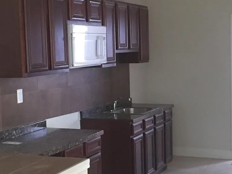 4221 W Stiles St #3 — Photo 1