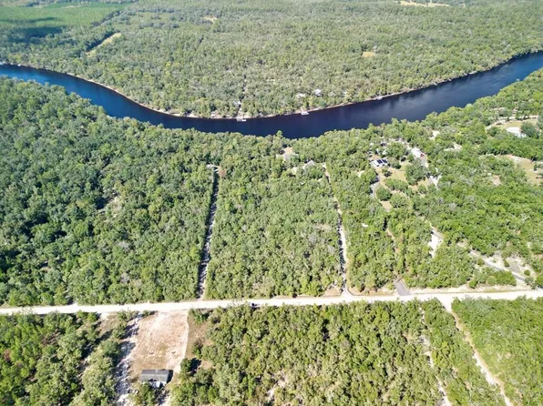  NW 55th St, Bell, FL 32619