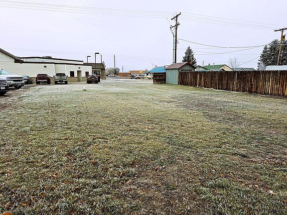 3rd image of 205 1st Avenue