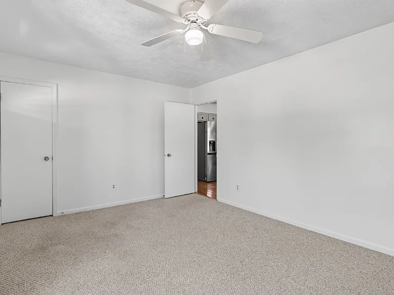 3225 Glenmore Dr — Photo 12