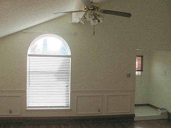 3rd image of 4729 Birchbend Ln