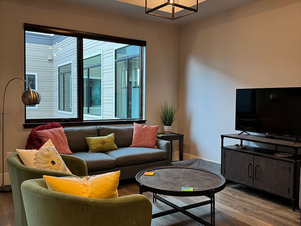 Mainfloor living area