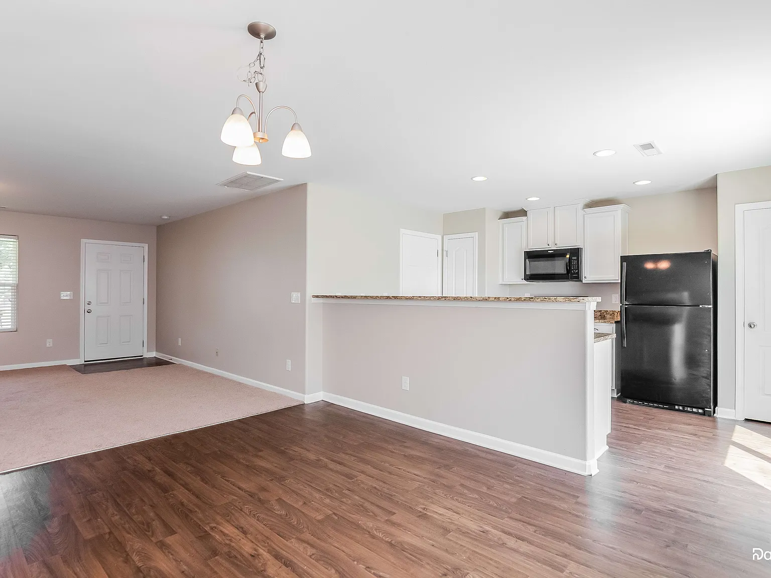 3 bed, 2.5 bath, 1425 sqft, $1,910 — Photo 4